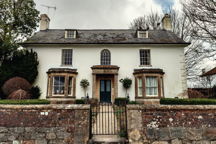 House with Portico at Avebury A house with a portico at Avebury